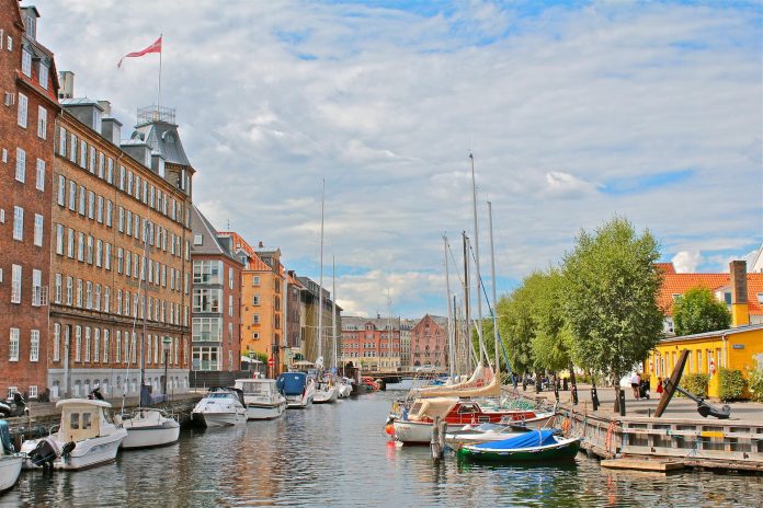 Copenhagen’s harbour gets new pedestrian and cycle bridge ...