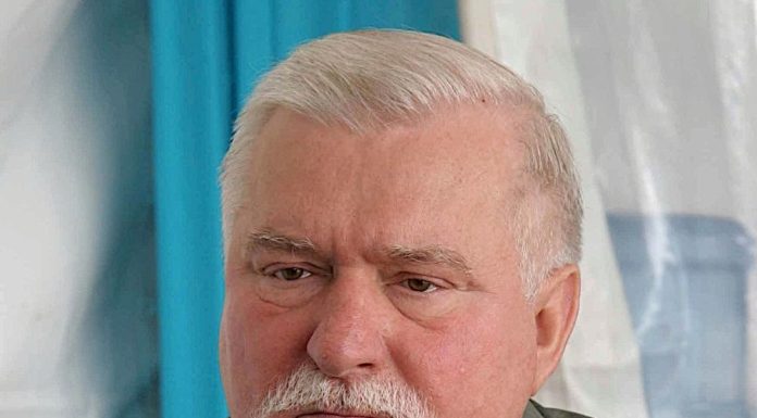 Lech Wałęsa to address industry leaders at Athens infrastructure forum